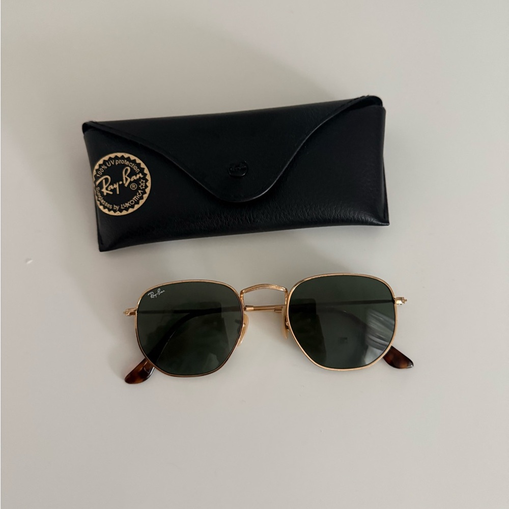 Ray-Ban Classic Gold Frame Sunglasses with Green Lenses